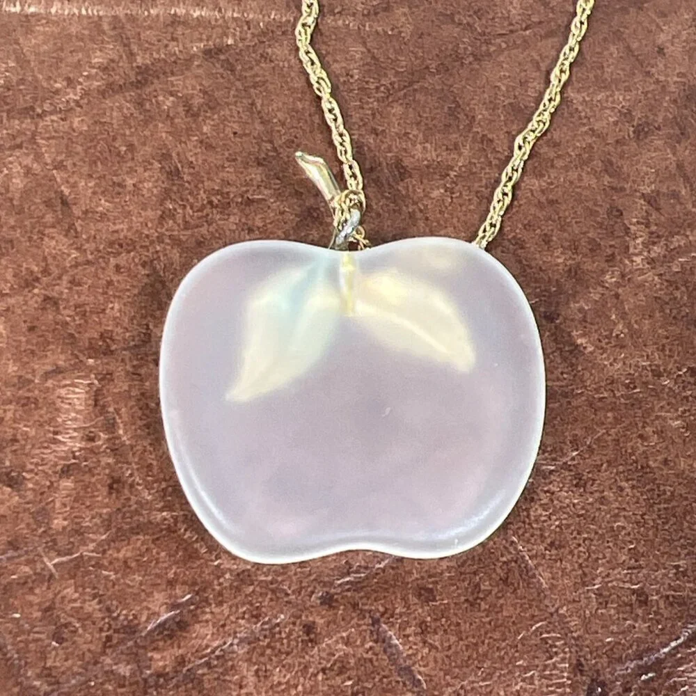 VINTAGE AVON Frosted Glass Apple Pendant Necklace Gold Tone EUC
